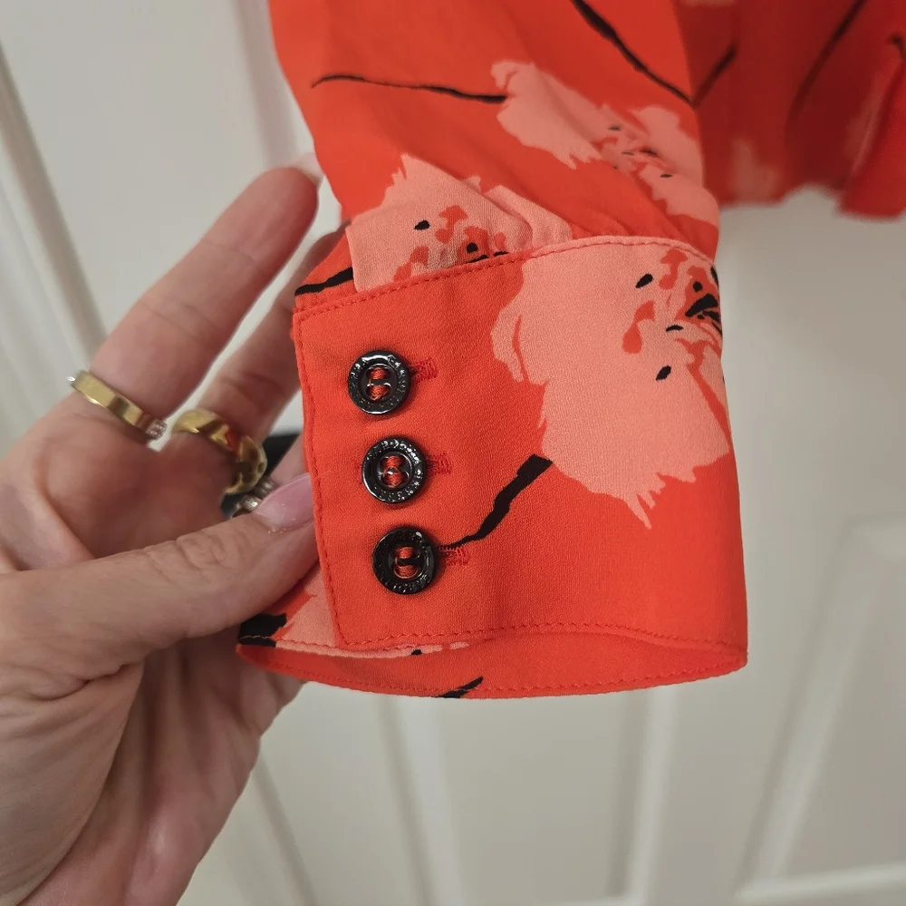 Carolina Herrera Silk Red Poppy Long Sleeve Button Down Top Size 8 - Picture 6 of 10